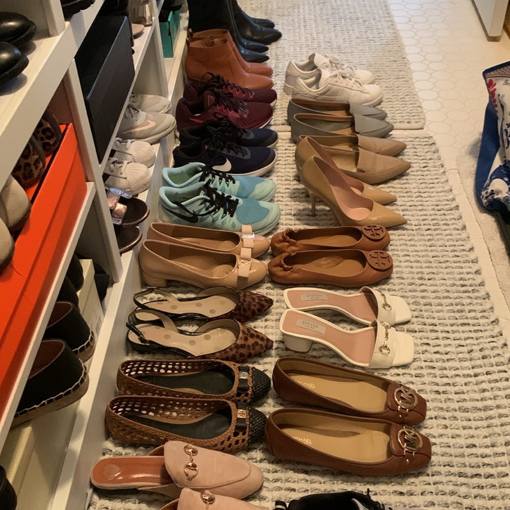 NIKE SHOES - Picture 2 of 6